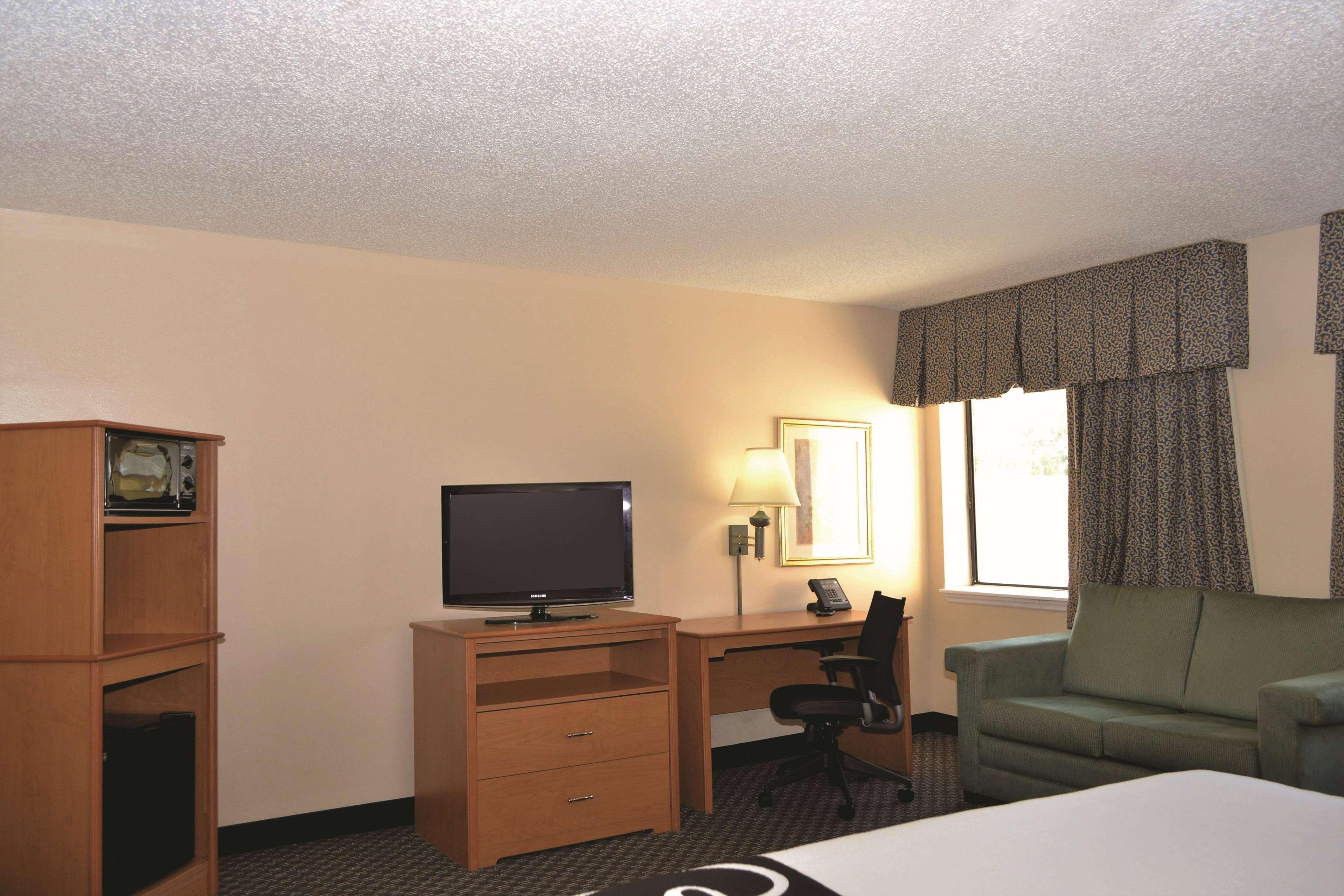 La Quinta By Wyndham Tampa Fairgrounds - Casino Mango Exterior foto